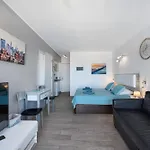 Διαμέρισμα Flores 407